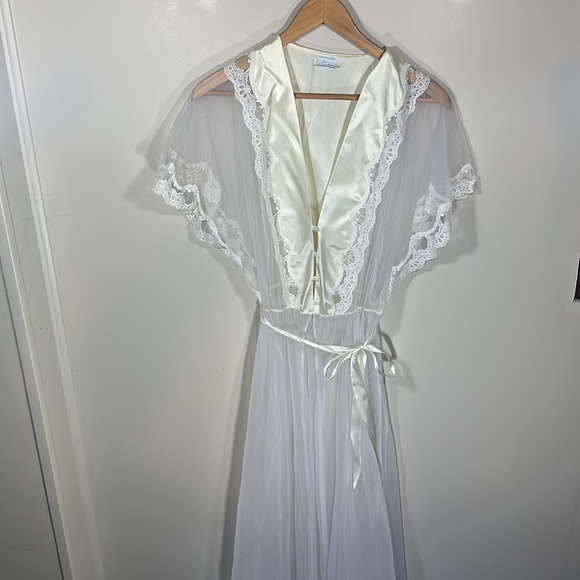 Angelic Bridal Lace Tule Satin Bow Robe Lingerie pearl buttons night gown Ivory - Picture 6 of 10